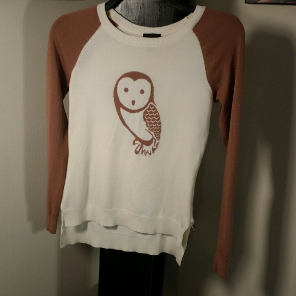 Rue21 Sweaters - Baseball owl tan and white sweater